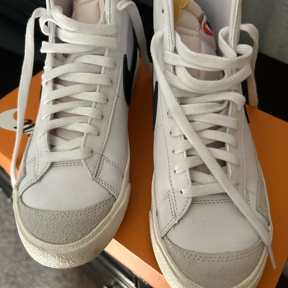 Like NEW‼️Nike Blazer Mid '77 - Picture 4 of 5